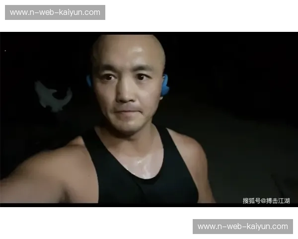 巅峰之战：当“战神”阿拉佐夫遇见“武僧”一龙，这不仅是拳台的碰撞，更是时代的博弈